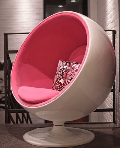 pink round chair